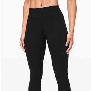 lululemon athletica Pants - LuluLemon - On The Fly 7/8 Pant, W size 6. NWT lululemon athletica Pants - LuluLemon - On The Fly 7/8 Pant, W size 6. NWT
